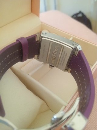 Reloj Festina Morado y Negro Casi Sin Uso.