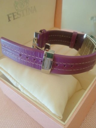 Reloj Festina Morado y Negro Casi Sin Uso.