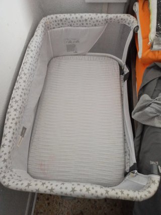 Cuna de viaje con estrellas