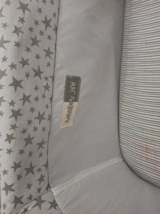 Cuna de viaje con estrellas