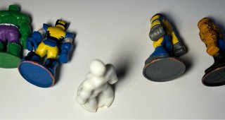 Figuras Marvel Kinder 2008