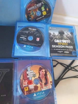 Console PS4 (PlayStation 4) + 3 Giochi
