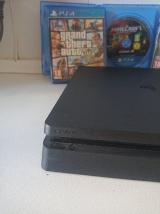 Console PS4 (PlayStation 4) + 3 Giochi