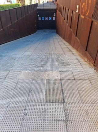 Plaza de Garaje en avenida galaroza