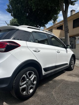 HYUNDAI  i20 Active 1.0 TGDI 74 kw 60.800 KM