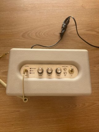 Altavoz Marshall Kilburn crema