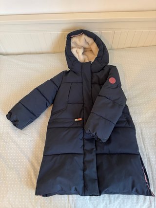 Abrigo niña azul marino talla 104 C&A