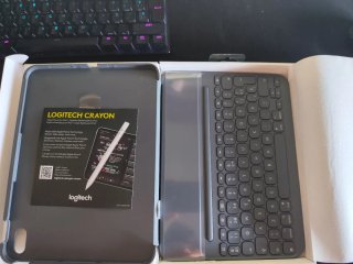 Funda Teclado Logitech Slim Folio iPad 10ª Gen