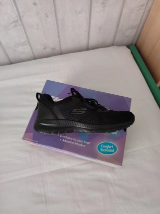 Zapatillas Skechers Negras Nuevas