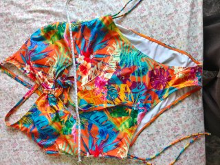 Trikini estampado tropical