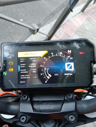 KTM Duke 125 Naked Negra y Naranja