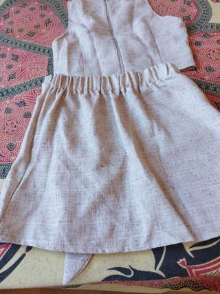 Conjunto top y falda beige