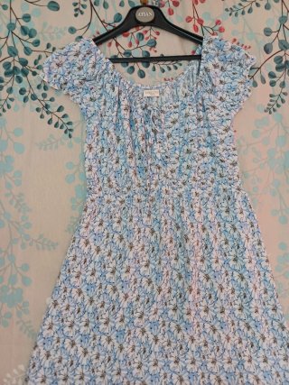 Vestido floral MODA & CIA azul y blanco