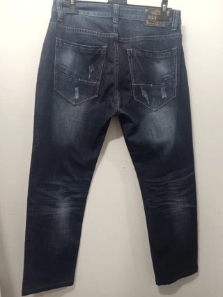 Pantalón vaquero desgastado