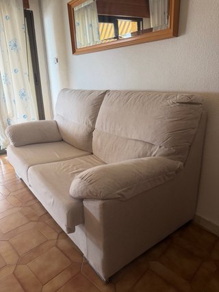 Sofá de tela beige 2 plazas, perfectas condiciones