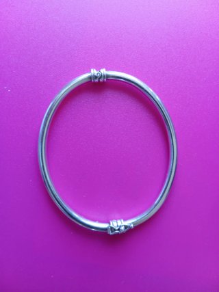 Pulsera rígida de plata