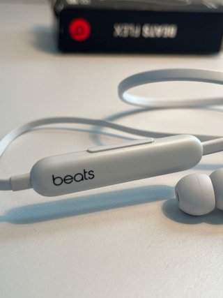 Auriculares Inalámbricos Beats Flex Blancos