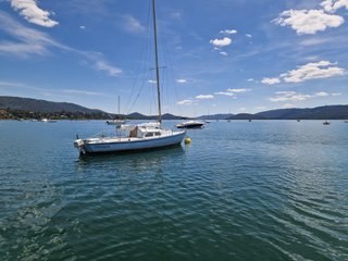 Velero matrícula británica. También cambio