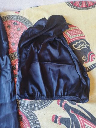 Conjunto de pantalón y top satinado negro