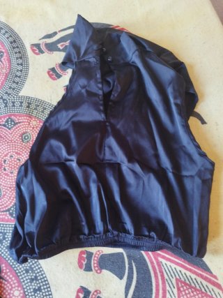 Conjunto de pantalón y top satinado negro