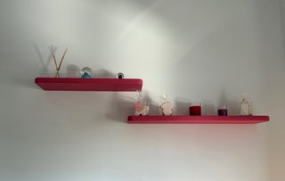 Cómoda 7 cajones rosa y marrón mas dos estanterias
