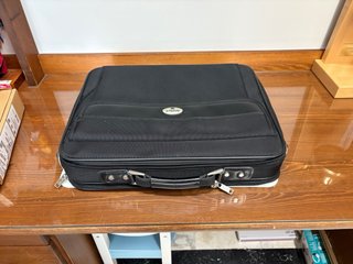 Portátil HP 17” i7 1TB 16G Cartera negra nuevo