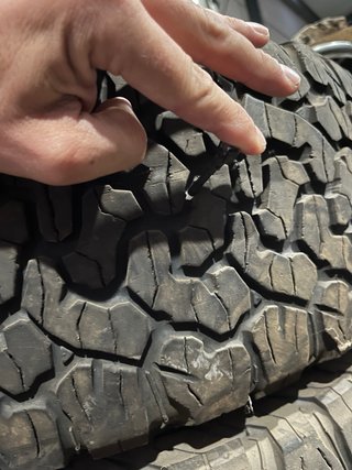 Llantas Nissan Navara con neumaticos All-Terrain