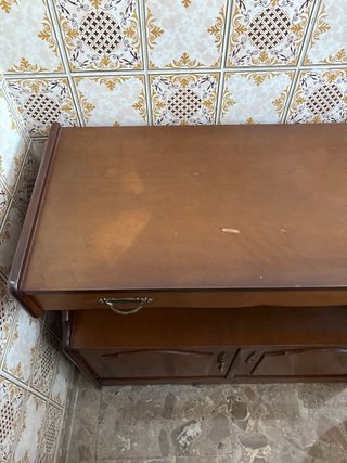 Mueble auxiliar de madera con ruedas