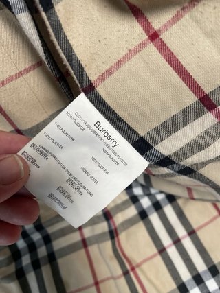 Abrigo Burberry Negro con Cuello Peluche