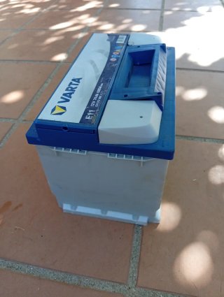 Batería Varta E11 74Ah 680A