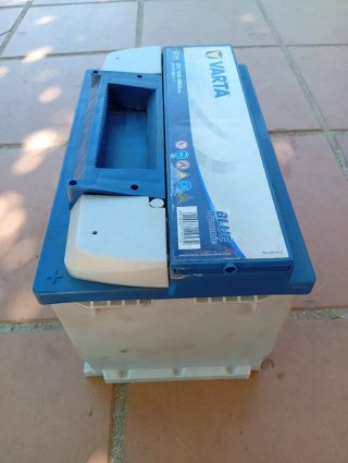 Batería Varta E11 74Ah 680A