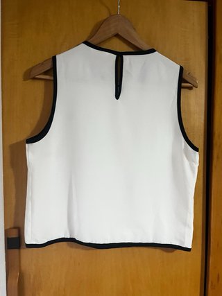 Top Zara asimétrico blanco y negro Talla M