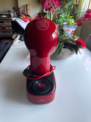 Cafetera Dolce Gusto Roja