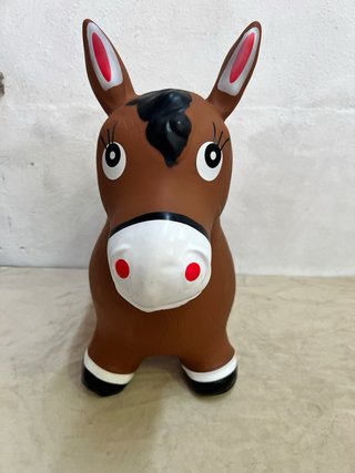 Caballo saltarín marrón inflable