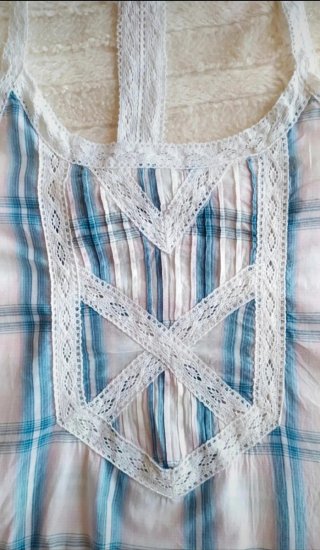 Blusa vintage tirantes con encaje