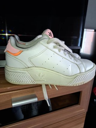 Zapatillas Adidas Blancas y Rosas