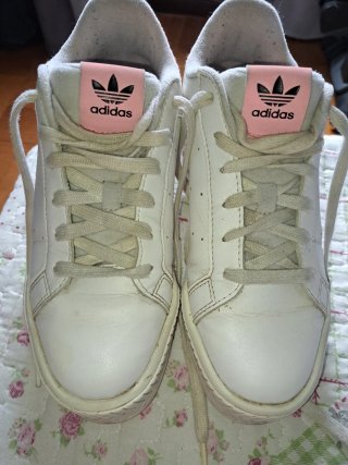 Zapatillas Adidas Blancas y Rosas