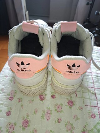 Zapatillas Adidas Blancas y Rosas