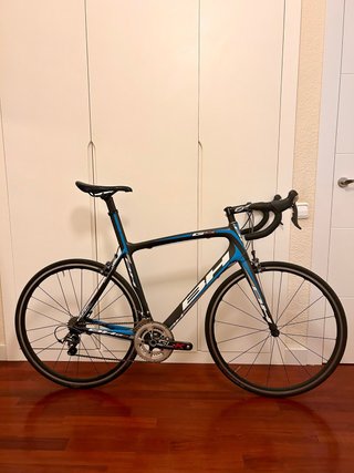 Bicicleta de carretera BH Carbono