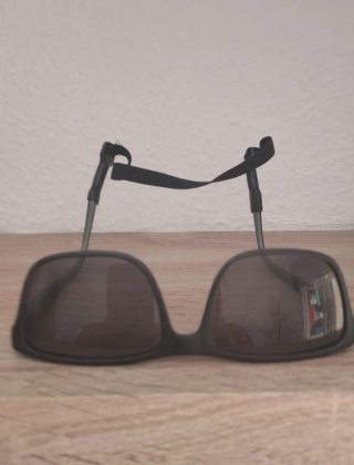 Gafas de sol Emporio Armani negras y grises