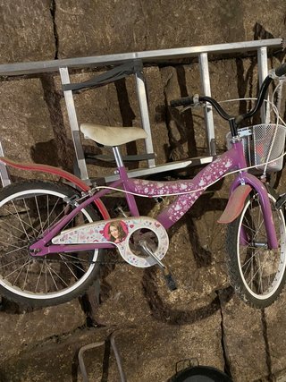 Bici niña morada sin usar