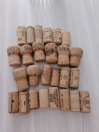 Tappi misti in sughero e riciclabili