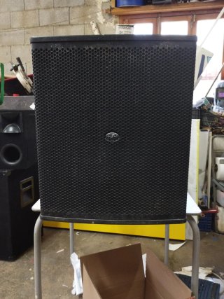 Subwoofer DAS sub-18G 700W RMS Nuevo me costó 800€