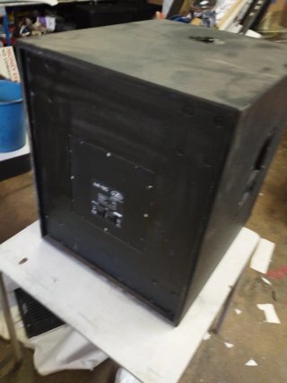 Subwoofer DAS sub-18G 700W RMS Nuevo me costó 800€