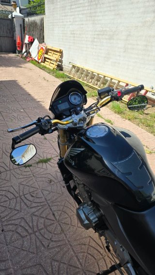 Honda CB 600F Hornet 2005 + Givi T21