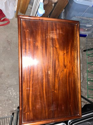 Mesa auxiliar antigua de madera