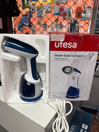 Ufesa Steam Style Compact Plancha Vertical