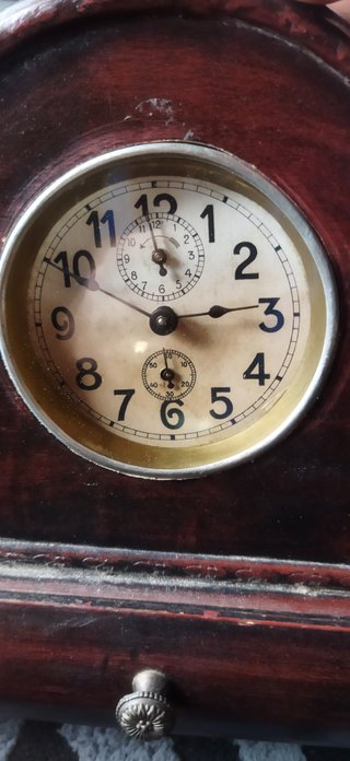 Reloj despertador antiguo de mesa