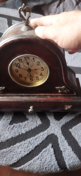 Reloj despertador antiguo de mesa