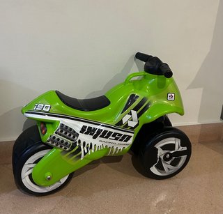 Moto correpasillos verde INJUSA 190